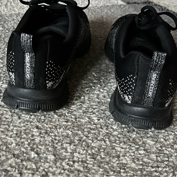 Skechers with memory foam - Picture 4 of 5